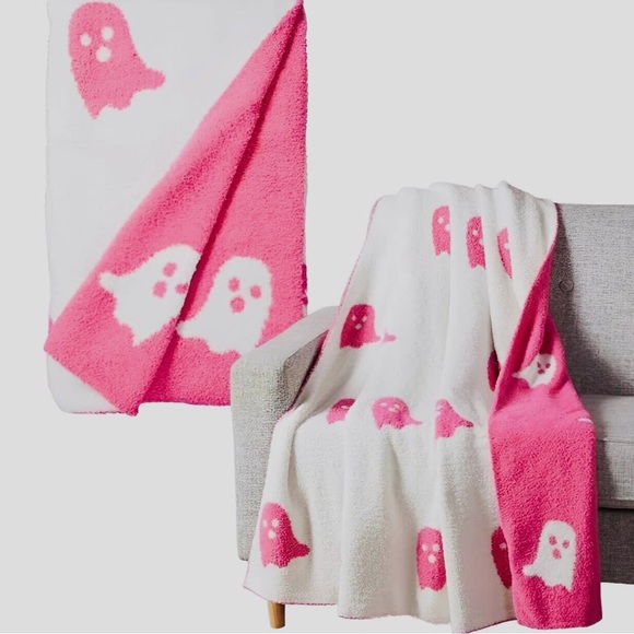 Other - Viral Tic Toc Pink Ghost Blankets 👻